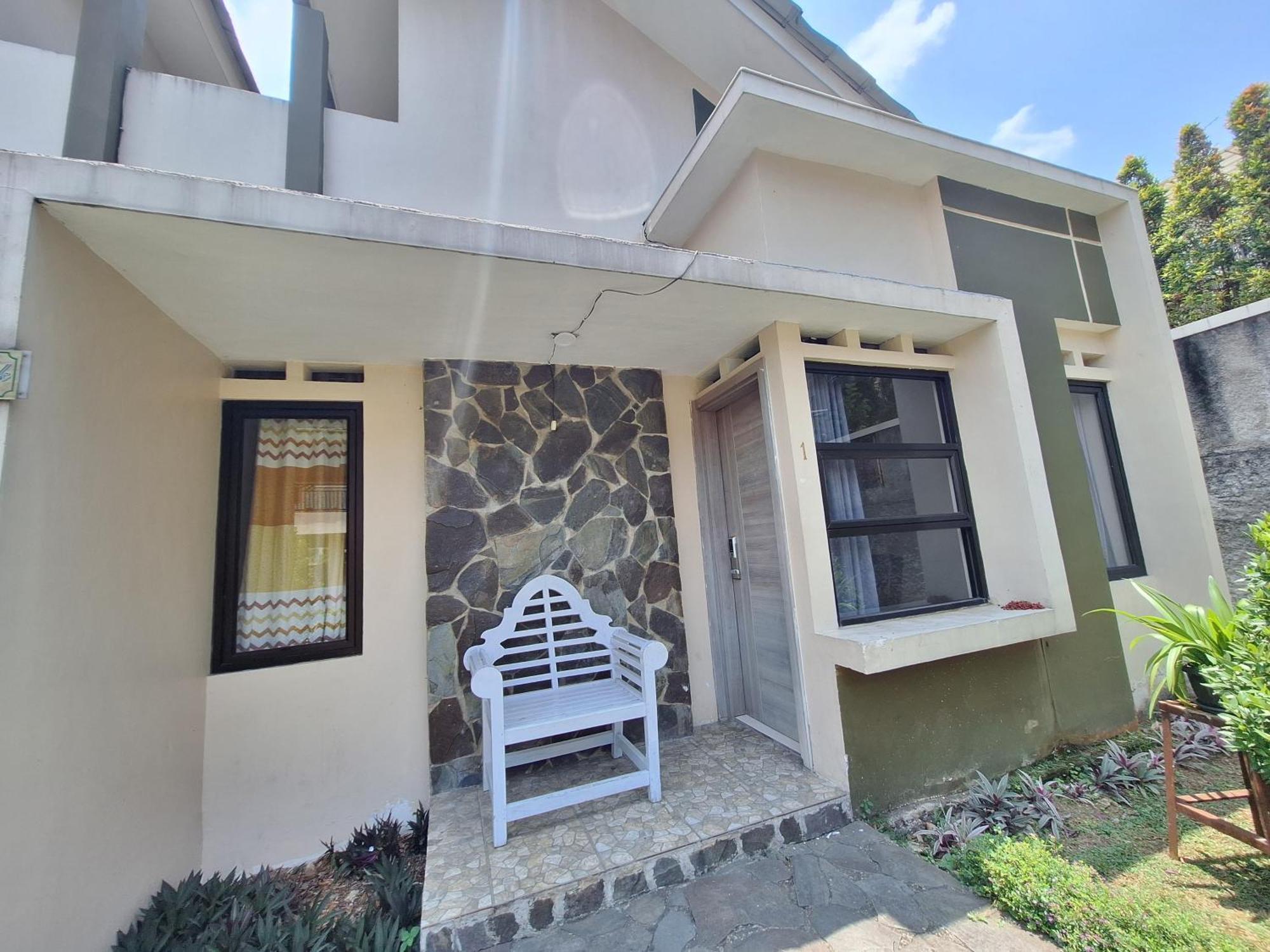 Urbanview Hotel Inkoppabri Cisarua Puncak Exterior foto