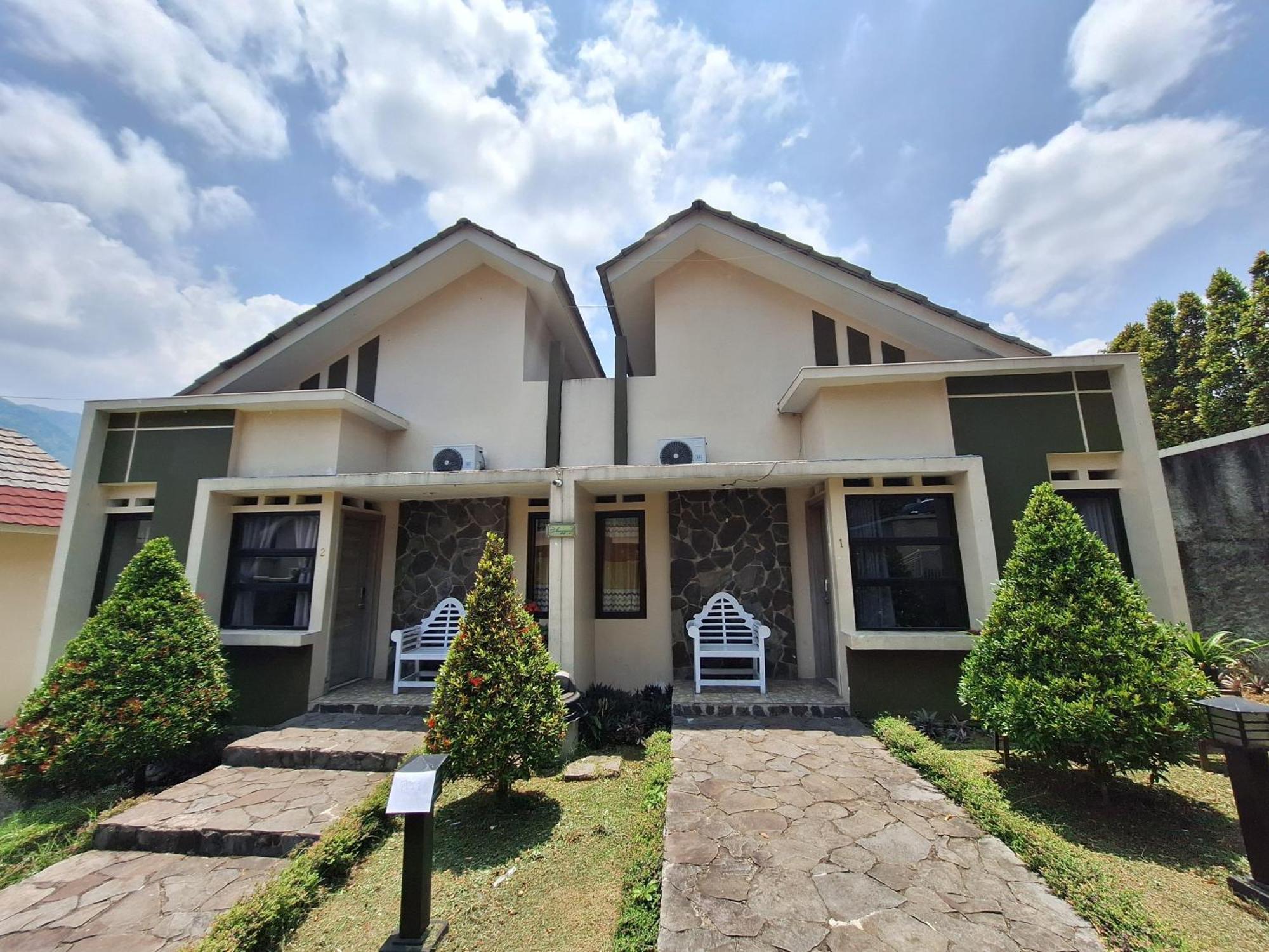 Urbanview Hotel Inkoppabri Cisarua Puncak Exterior foto