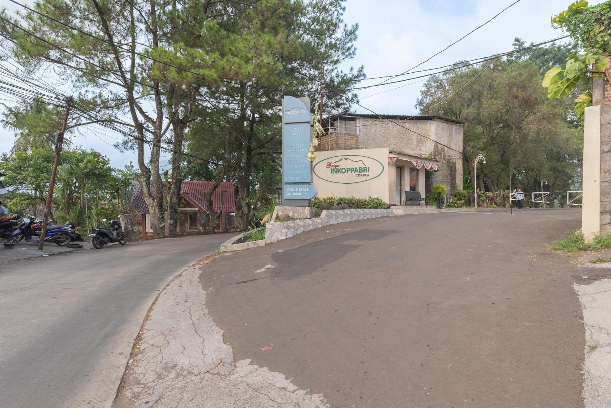 Urbanview Hotel Inkoppabri Cisarua Puncak Exterior foto